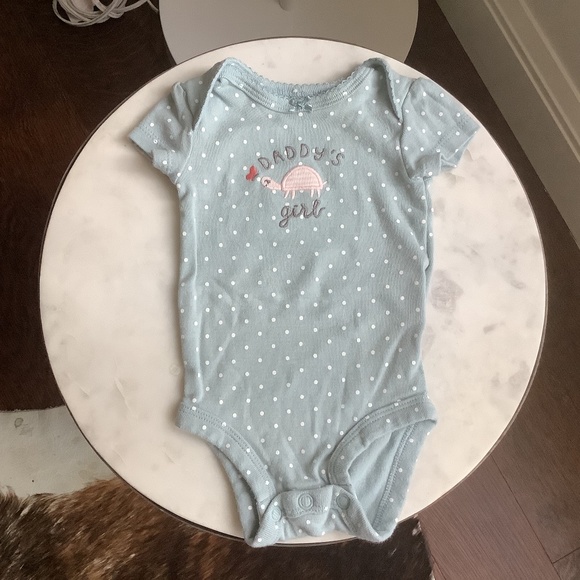 Carter’s NB Onesie, Daddy’s Girl, teal blue, turtle and butterfly embroidered - Picture 1 of 2